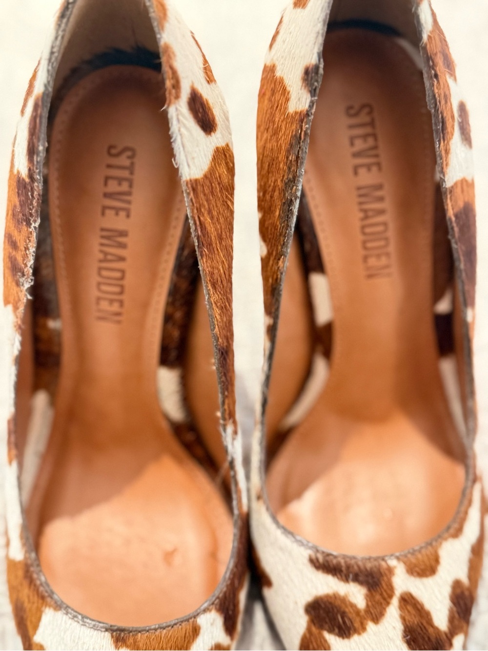 Steve Madden Brown and White Cowhide Pointed-Toe Pumps Sz 6.5 - Picture 5 of 10